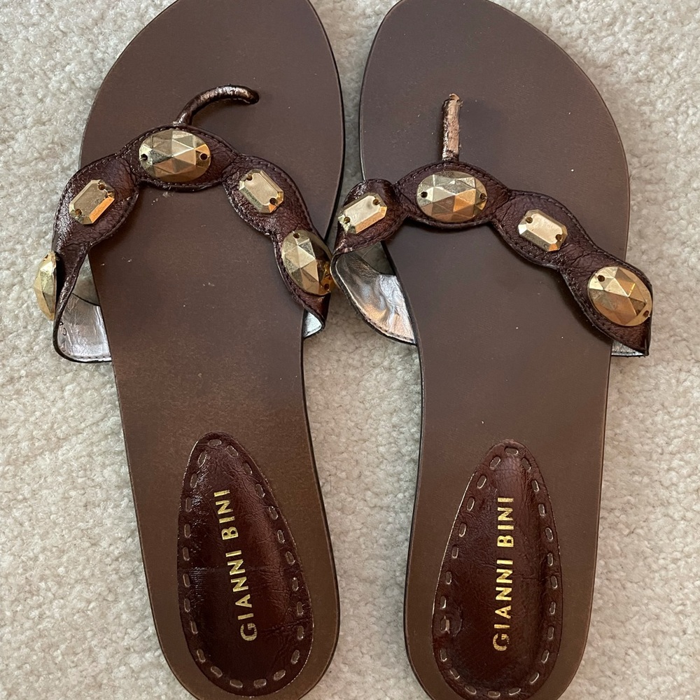 NEW Gianni Bini Brown and Gold Studded Sandals